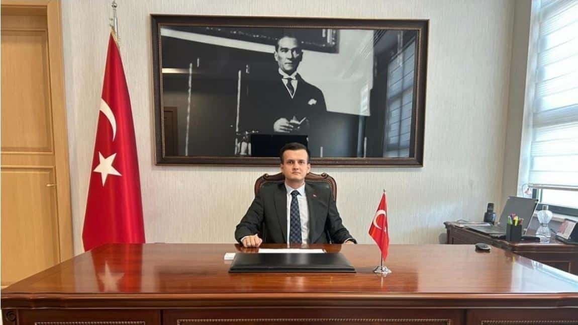 OKUL MÜDÜRÜMÜZ DİLEK BALCI ÖZDEMİR İLÇE KAYMAKAMIMIZ SAYIN METEHAN TOY'U ZİYARET ETTİ.